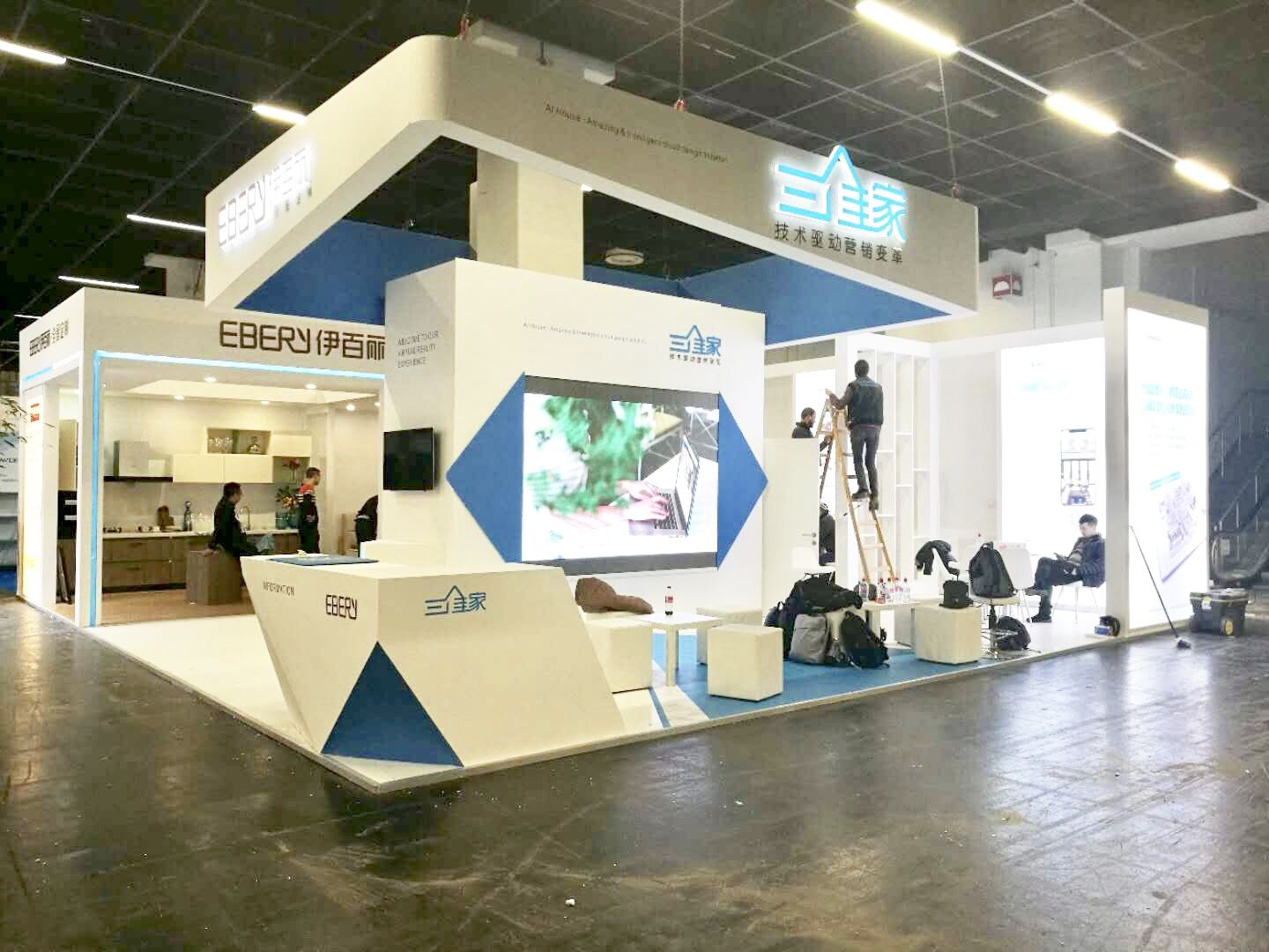 在進(jìn)行展位設(shè)計(jì)需要注意的內(nèi)容(圖1) 現(xiàn)場(chǎng)圖 (2).jpg