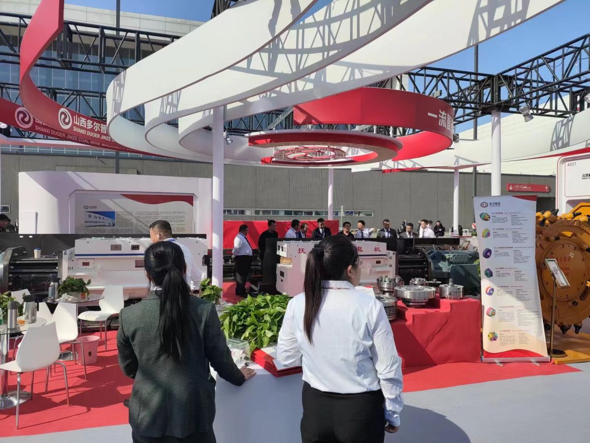 武漢展位設(shè)計：為何選擇我們的設(shè)計案例能為您帶來不一樣的展覽體驗？